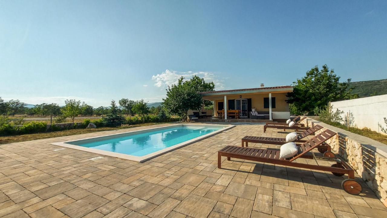 Vila Legacy